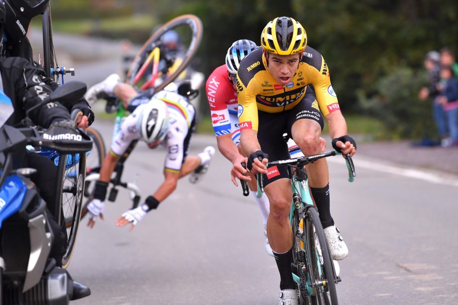 Alaphilippe phải bỏ dở giải Tour of Flanders vì chấn thương sau tai nạn