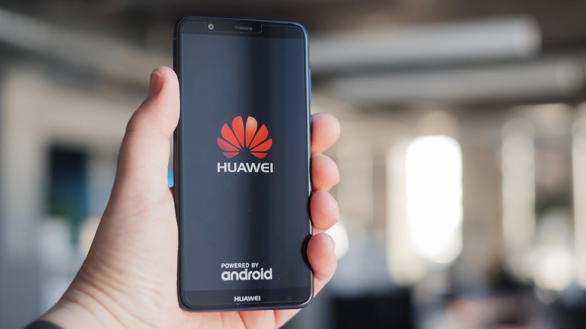 Gặp phải vấn đề lớn, Huawei thông báo cắt giảm sản xuất smartphone